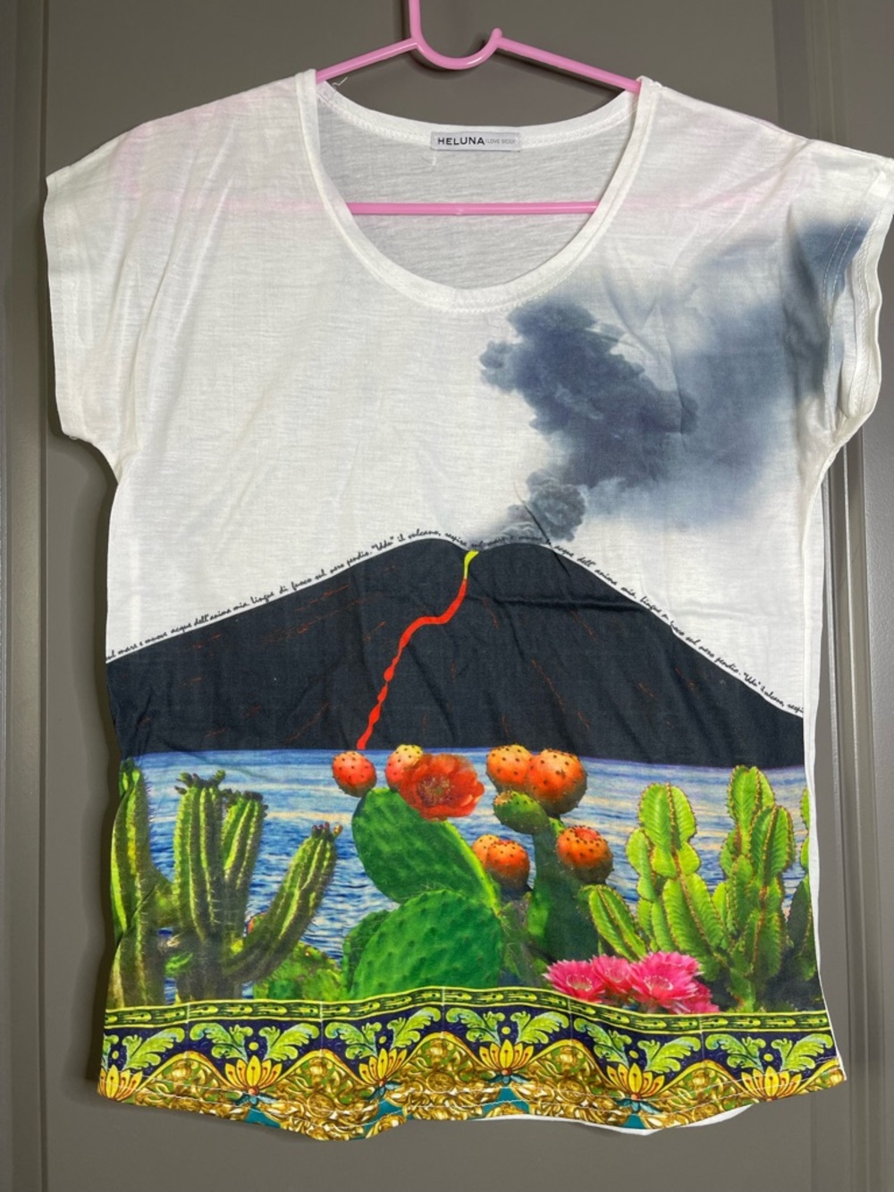Heluna loves sicily volcano print women’s tee shirt